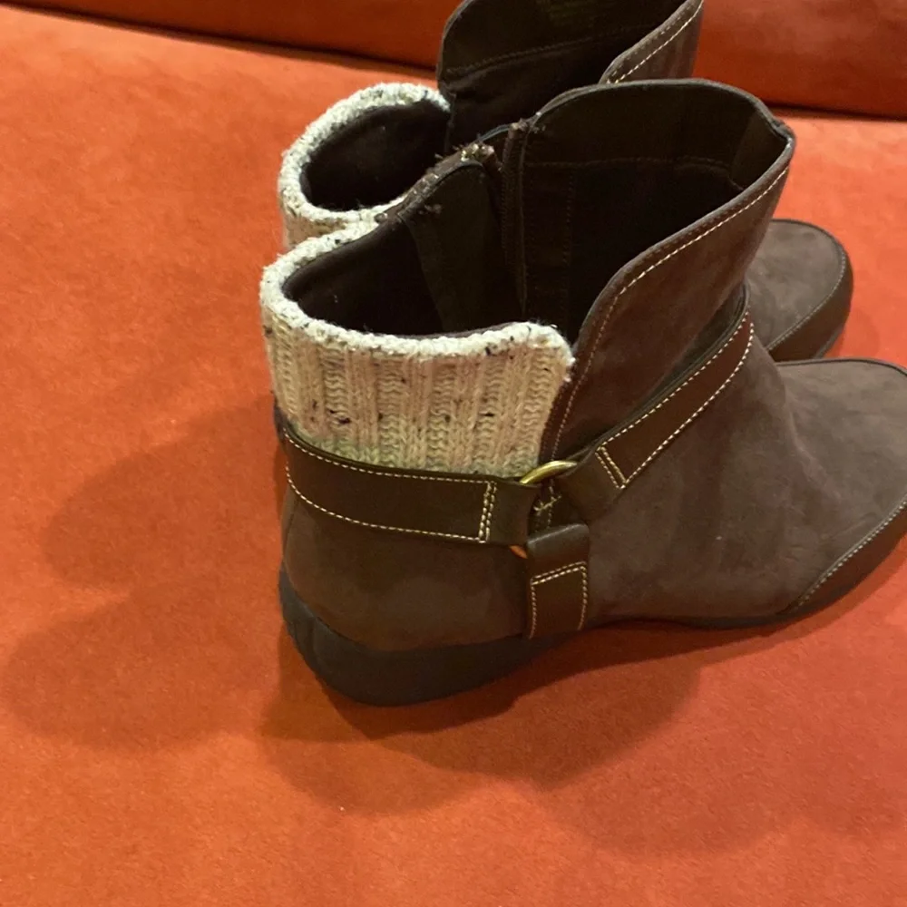 Naturalizer ankle brown leather boots 🥾 size 9